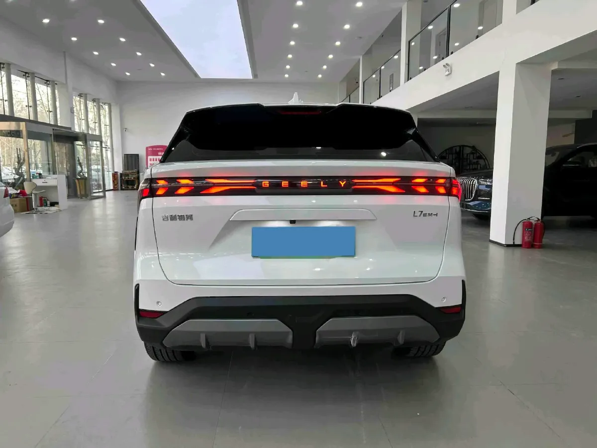 2025 Geely Galaxy L7 1.5L 112HP L4 1DHT PHEV 18.4KWH,autocango,china used car exporter,china ev exporter,chinese used car exporter,chinese used ev exporter