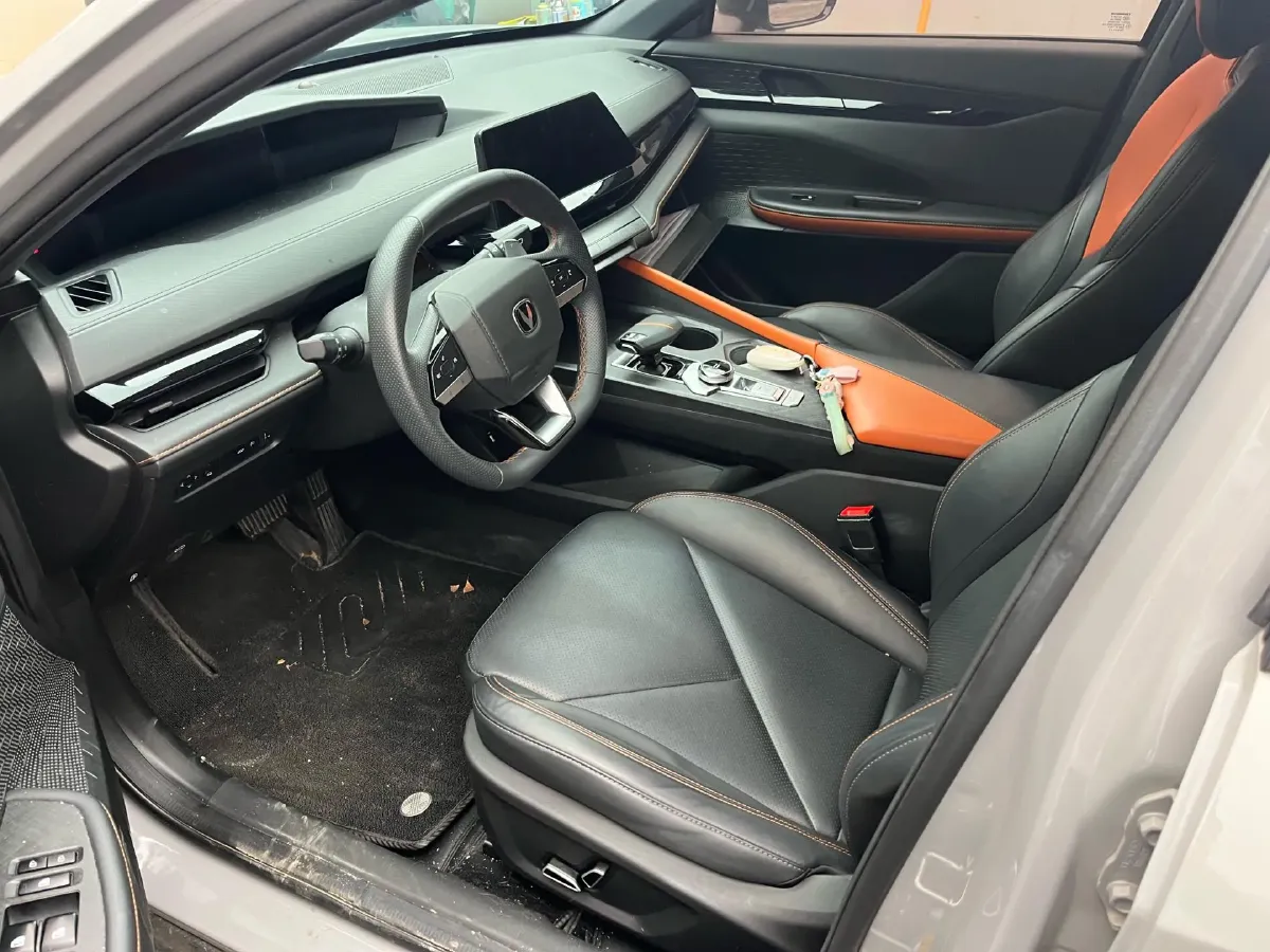 2022 ChangAn UNI-V 1.5T 188HP L4 7DCT,autocango,china used car exporter,china ev exporter,chinese used car exporter,chinese used ev exporter