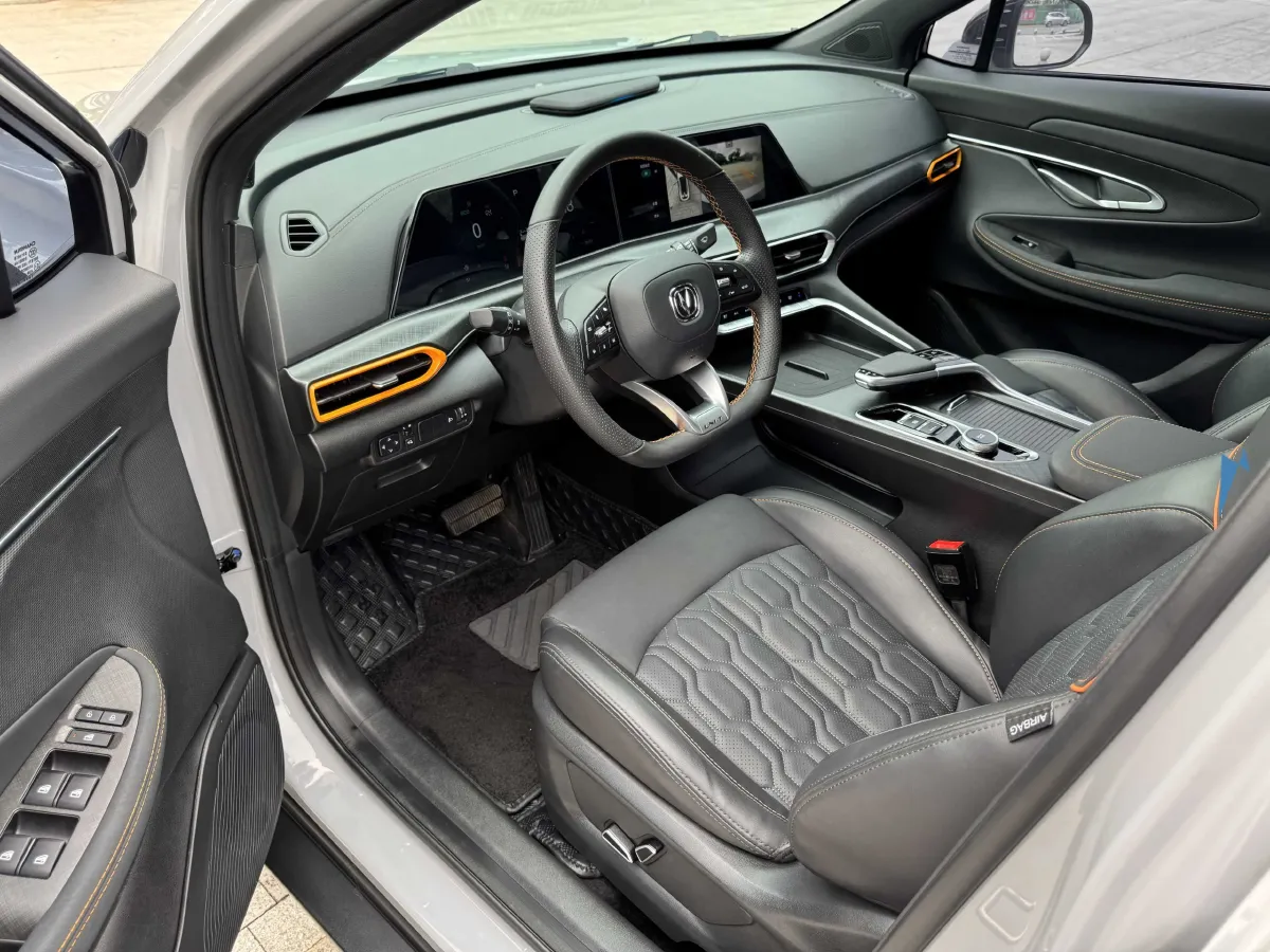 2022 ChangAn UNI-T 1.5T 188HP L4 7DCT,autocango,china used car exporter,china ev exporter,chinese used car exporter,chinese used ev exporter