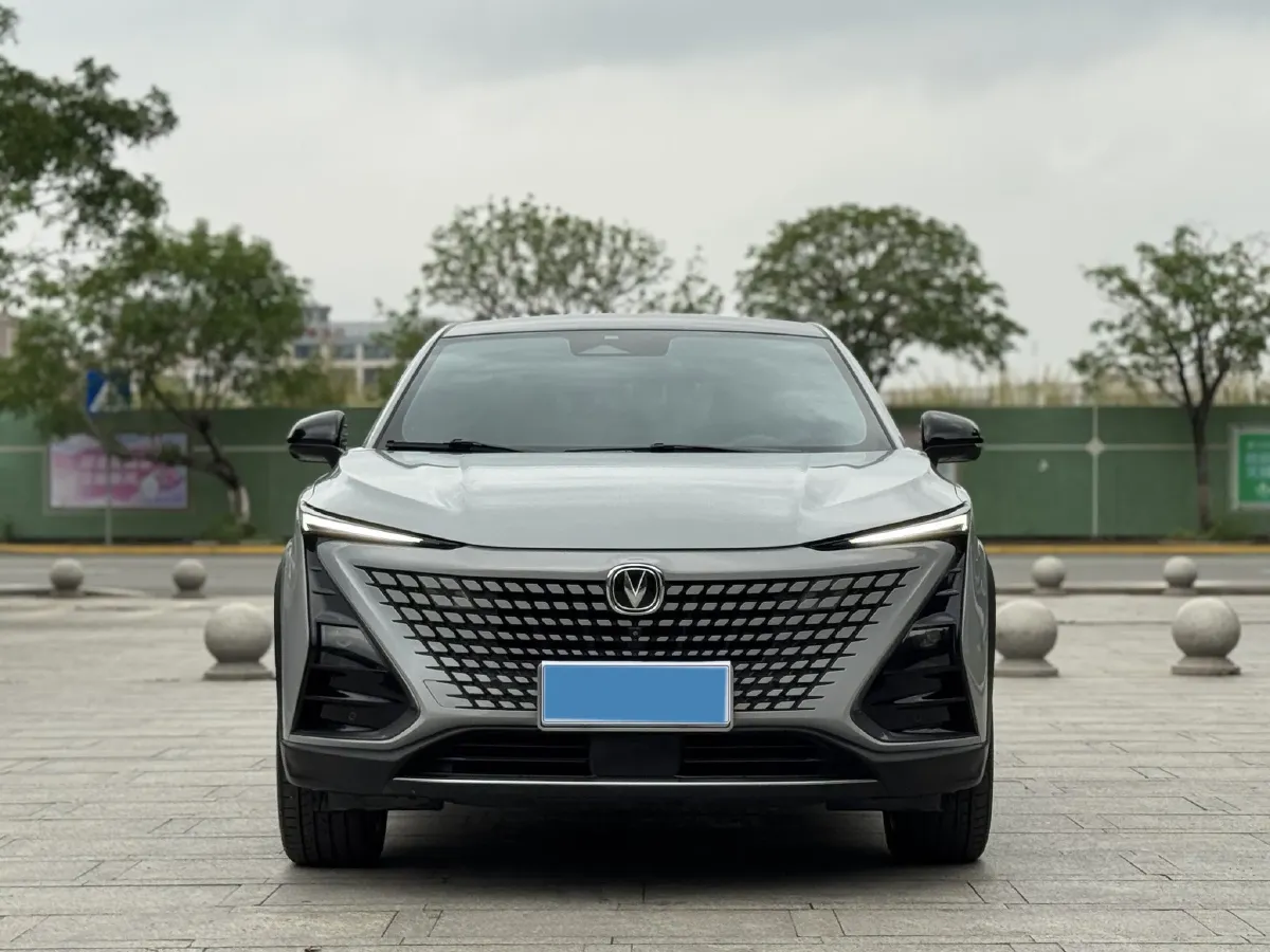 2022 ChangAn UNI-T 1.5T 188HP L4 7DCT,autocango,china used car exporter,china ev exporter,chinese used car exporter,chinese used ev exporter