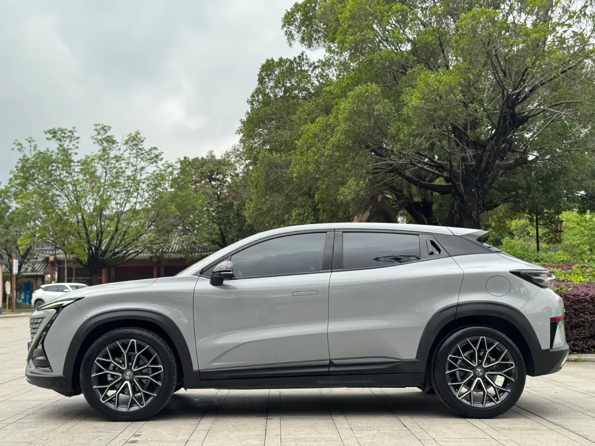 2022 ChangAn UNI-T 1.5T 188HP L4 7DCT,autocango,china used car exporter,china ev exporter,chinese used car exporter,chinese used ev exporter