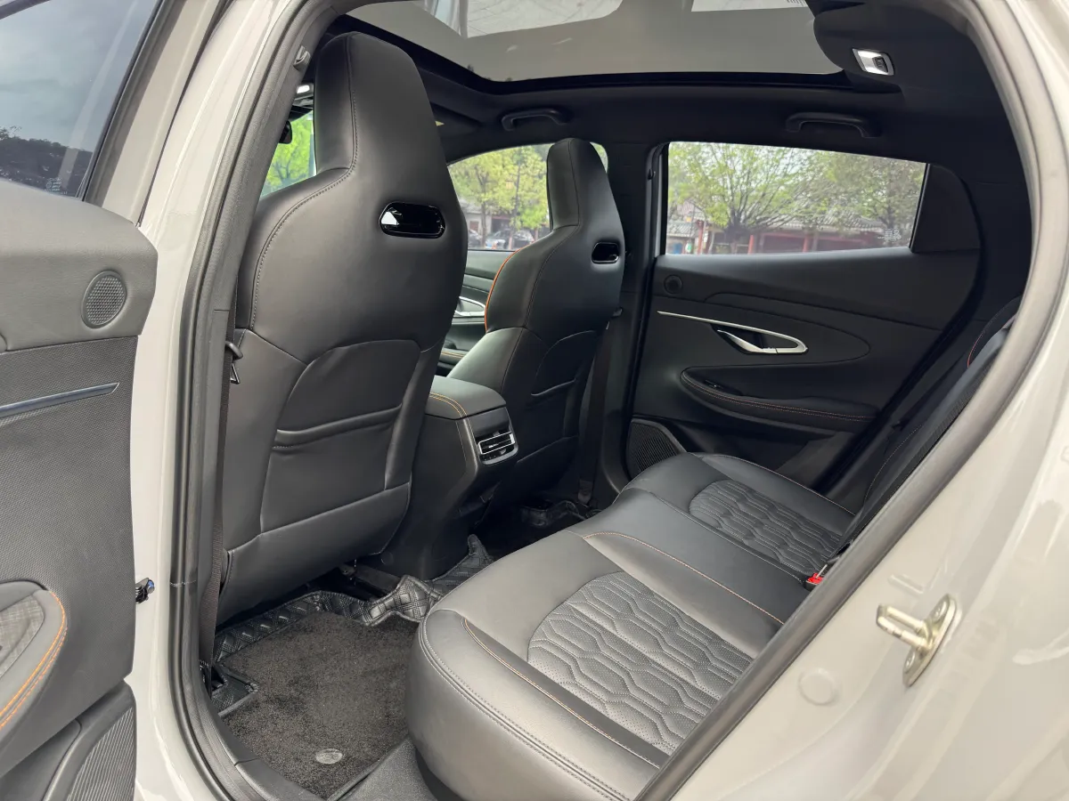 2022 ChangAn UNI-T 1.5T 188HP L4 7DCT,autocango,china used car exporter,china ev exporter,chinese used car exporter,chinese used ev exporter