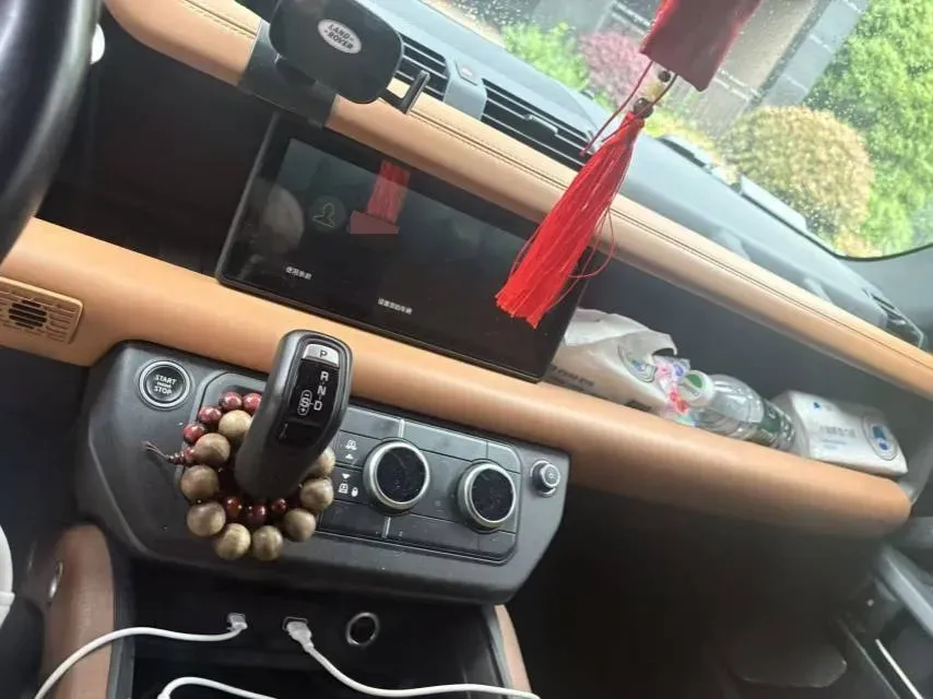 2021 Land Rover Defender 3.0T 400HP L6 8AT,autocango,china used car exporter,china ev exporter,chinese used car exporter,chinese used ev exporter