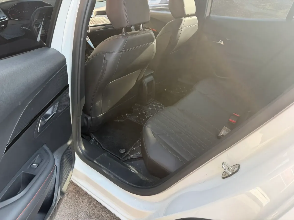 2022 Peugeot 2008 1.2T 136HP L3 6DCT,autocango,china used car exporter,china ev exporter,chinese used car exporter,chinese used ev exporter