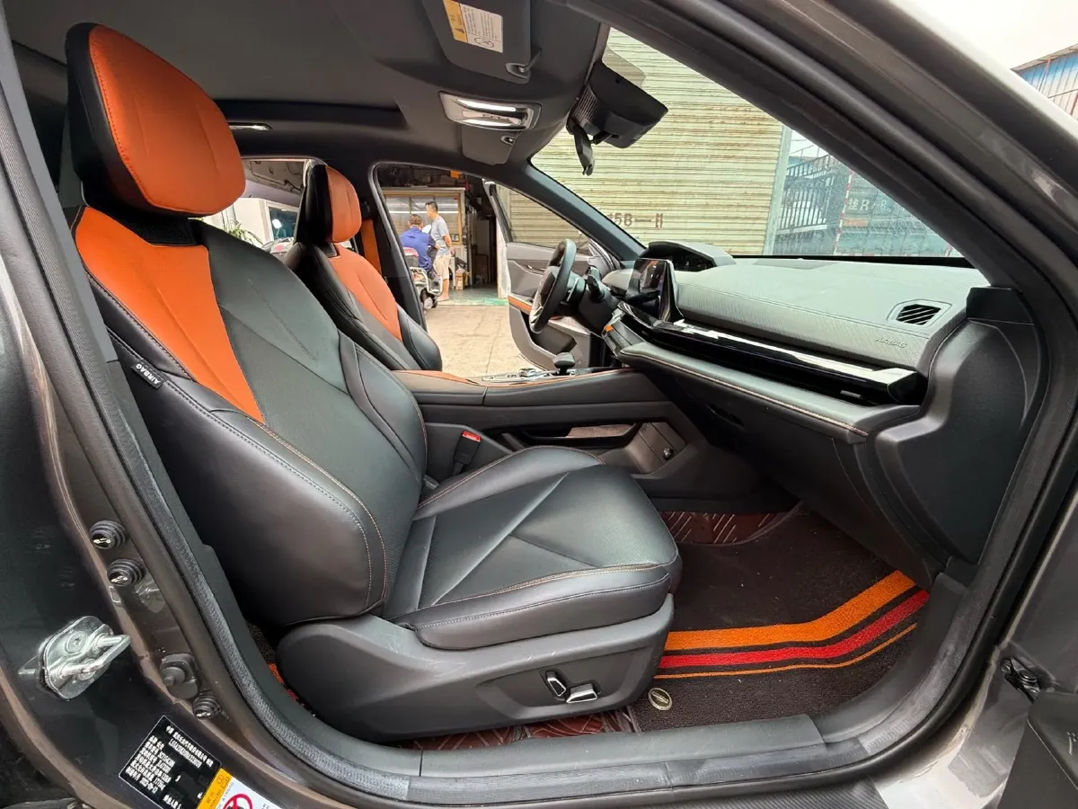 2022 ChangAn UNI-V 1.5T 188HP L4 7DCT,autocango,china used car exporter,china ev exporter,chinese used car exporter,chinese used ev exporter