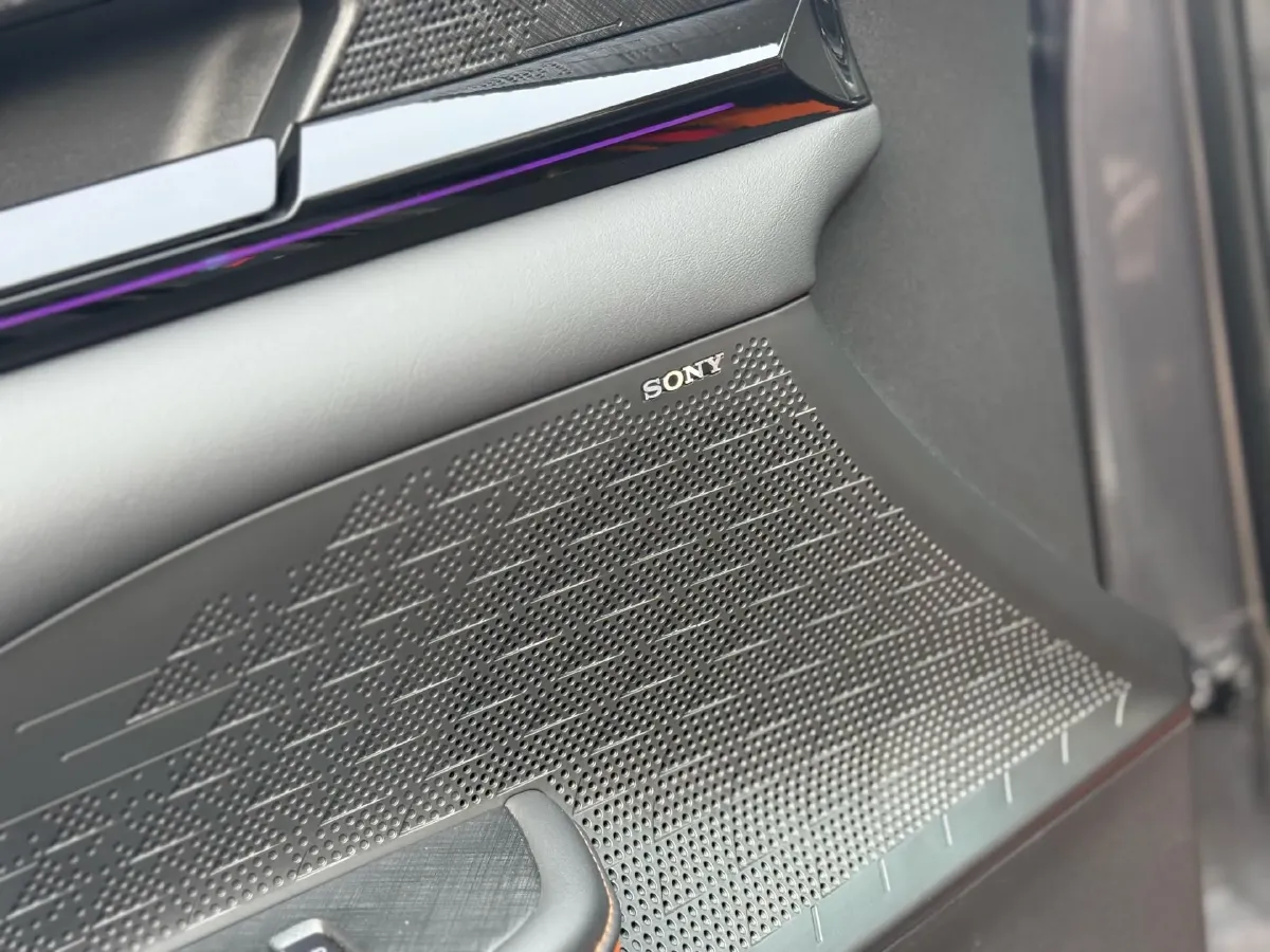 2022 ChangAn UNI-V 1.5T 188HP L4 7DCT,autocango,china used car exporter,china ev exporter,chinese used car exporter,chinese used ev exporter