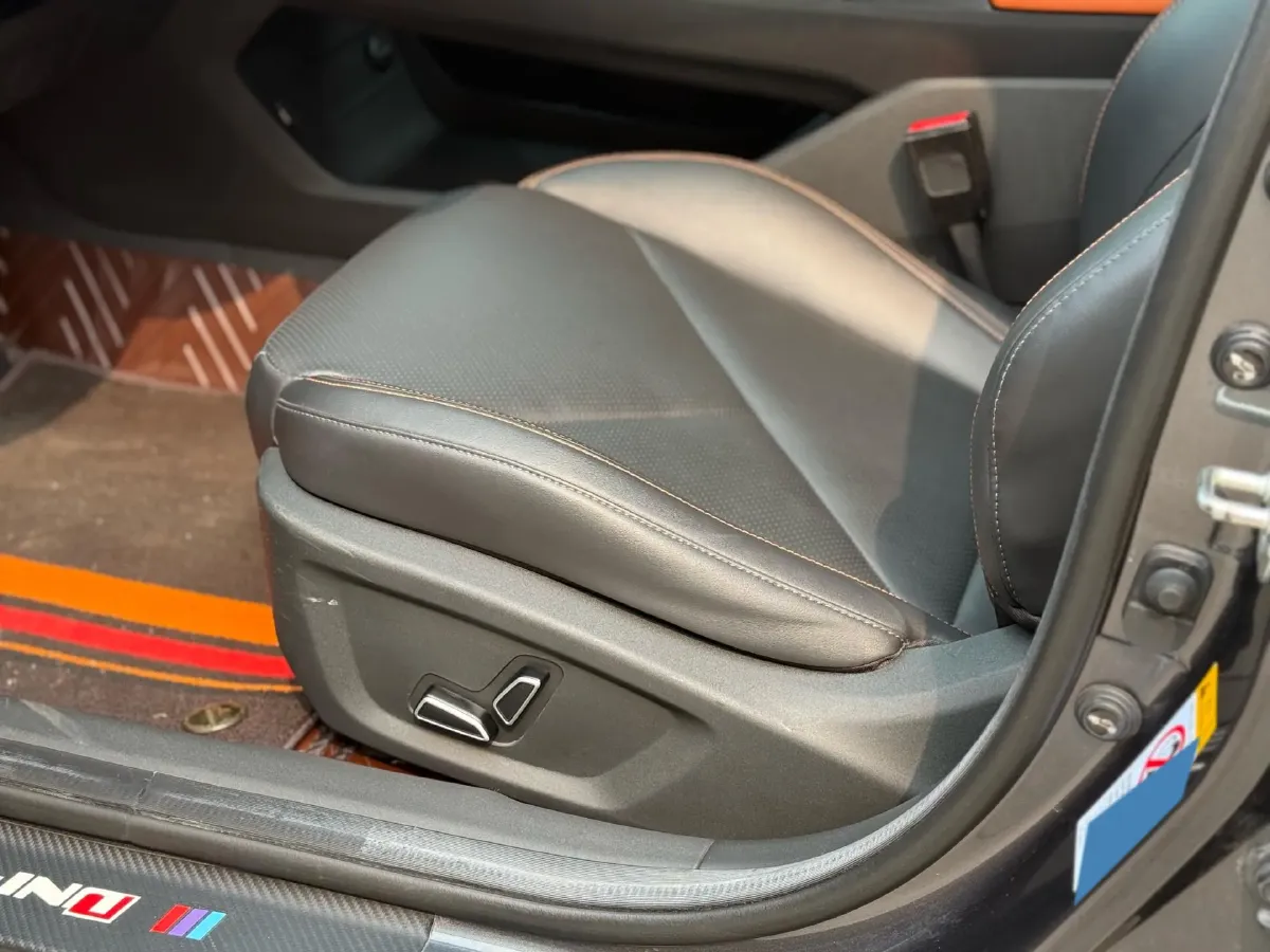 2022 ChangAn UNI-V 1.5T 188HP L4 7DCT,autocango,china used car exporter,china ev exporter,chinese used car exporter,chinese used ev exporter