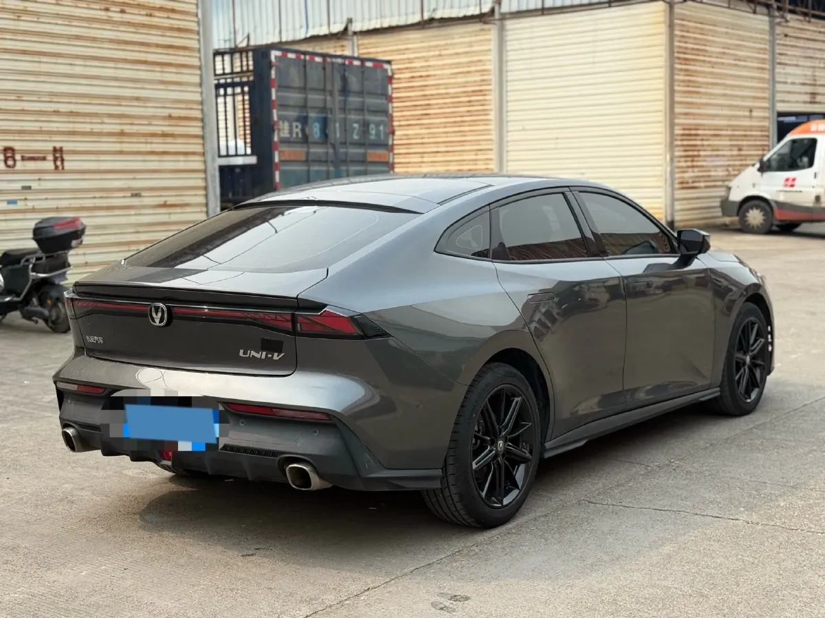 2022 ChangAn UNI-V 1.5T 188HP L4 7DCT,autocango,china used car exporter,china ev exporter,chinese used car exporter,chinese used ev exporter