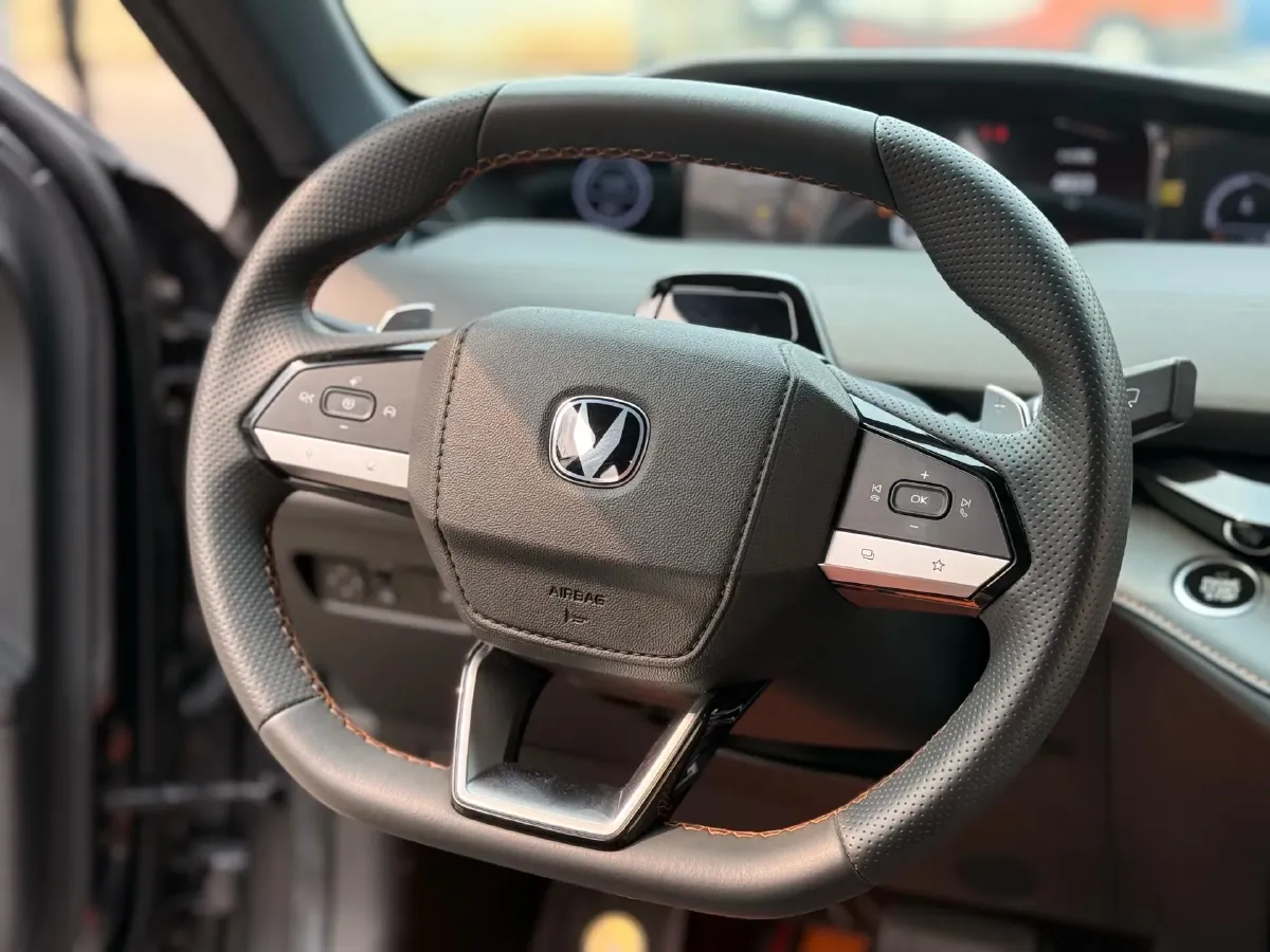 2022 ChangAn UNI-V 1.5T 188HP L4 7DCT,autocango,china used car exporter,china ev exporter,chinese used car exporter,chinese used ev exporter