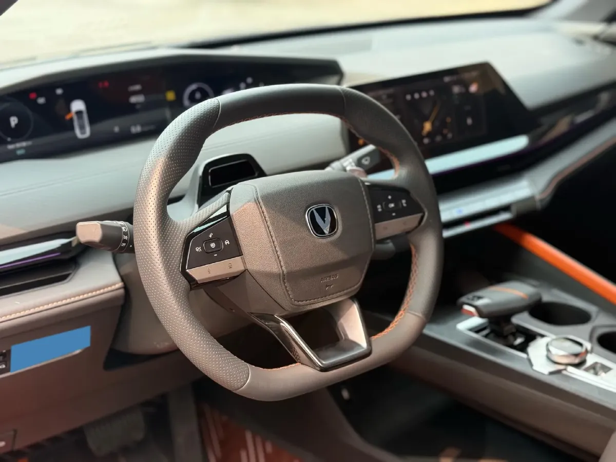 2022 ChangAn UNI-V 1.5T 188HP L4 7DCT,autocango,china used car exporter,china ev exporter,chinese used car exporter,chinese used ev exporter