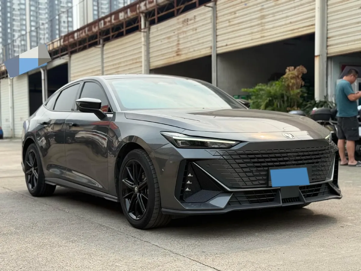 2022 ChangAn UNI-V 1.5T 188HP L4 7DCT,autocango,china used car exporter,china ev exporter,chinese used car exporter,chinese used ev exporter