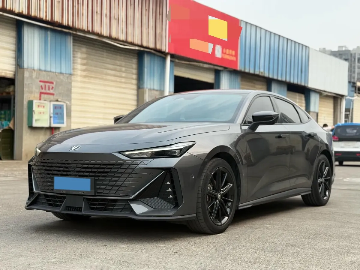 2022 ChangAn UNI-V 1.5T 188HP L4 7DCT,autocango,china used car exporter,china ev exporter,chinese used car exporter,chinese used ev exporter