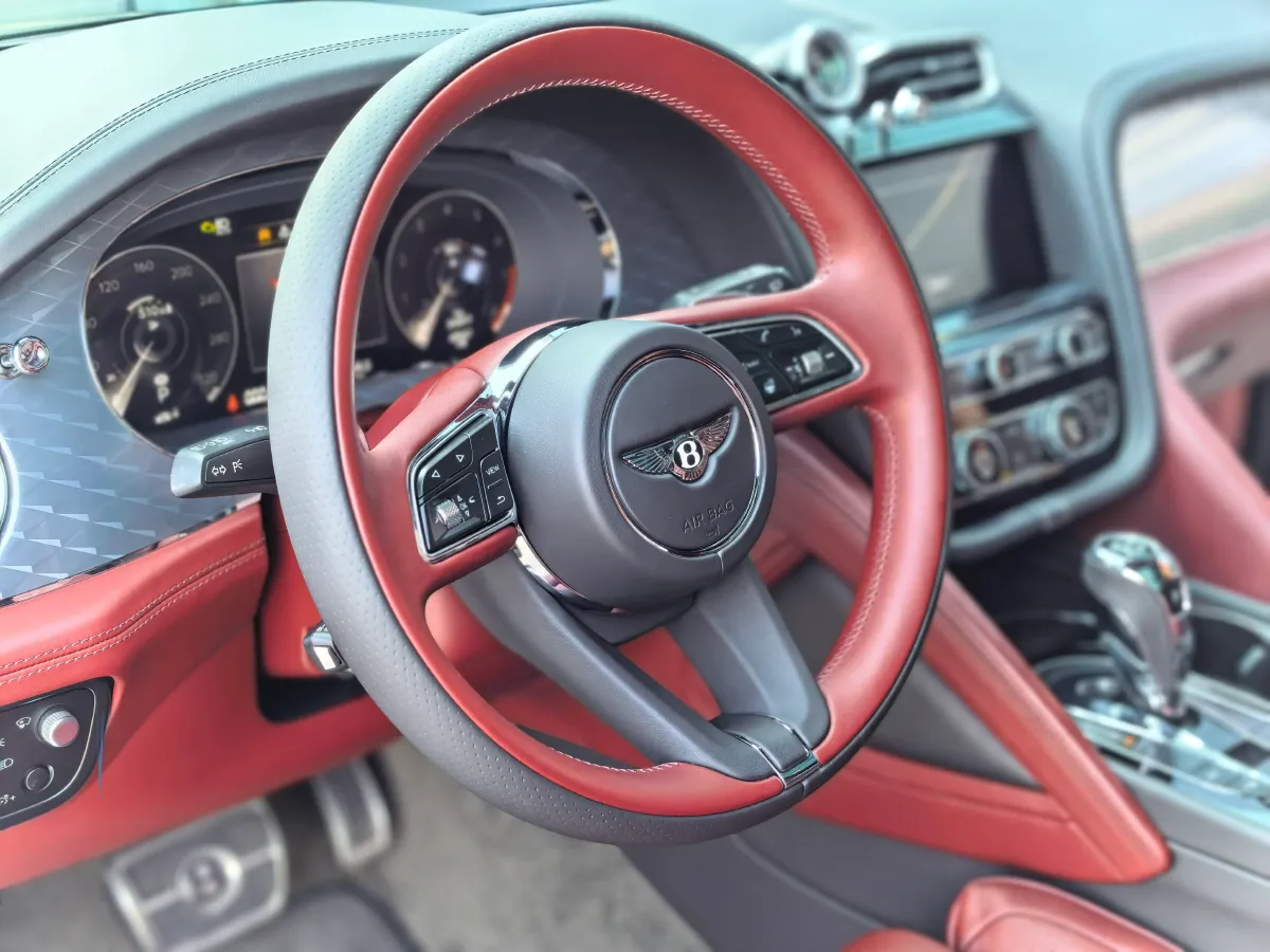 2022 Bentley Bentayga 4.0T 550HP V8 8AT,autocango,china used car exporter,china ev exporter,chinese used car exporter,chinese used ev exporter