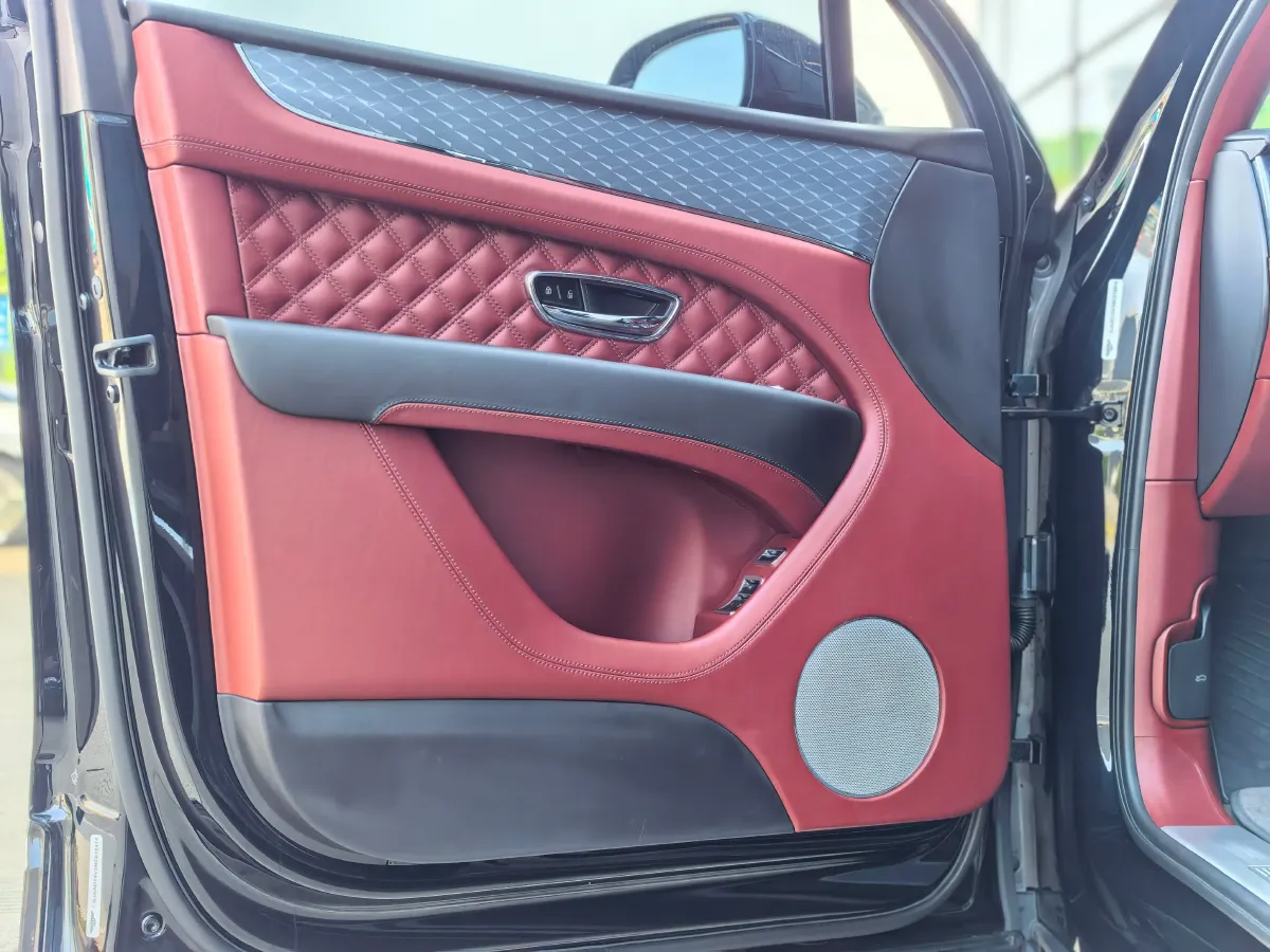 2022 Bentley Bentayga 4.0T 550HP V8 8AT,autocango,china used car exporter,china ev exporter,chinese used car exporter,chinese used ev exporter