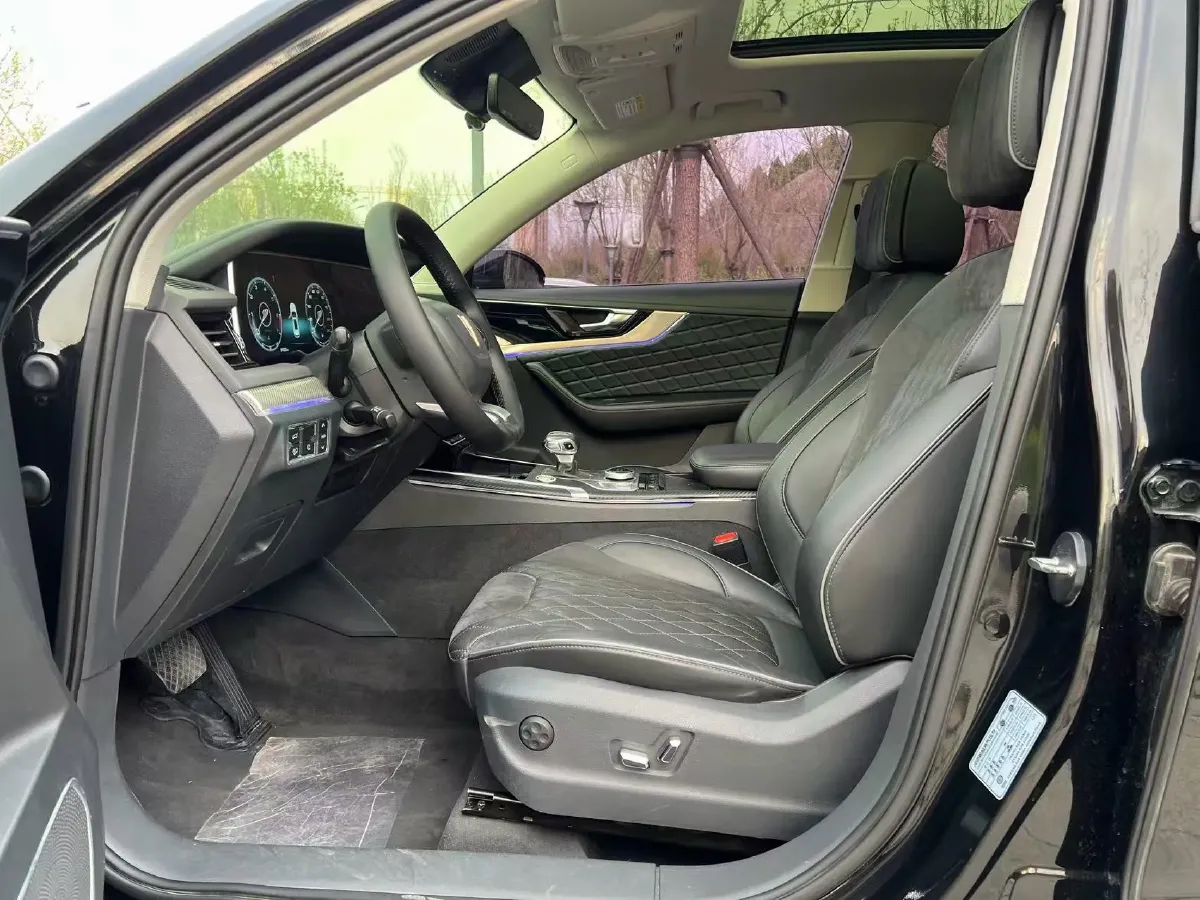 2019 HongQi HS5 2.0T 224HP L4 6AT,autocango,china used car exporter,china ev exporter,chinese used car exporter,chinese used ev exporter