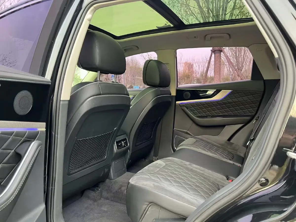 2019 HongQi HS5 2.0T 224HP L4 6AT,autocango,china used car exporter,china ev exporter,chinese used car exporter,chinese used ev exporter