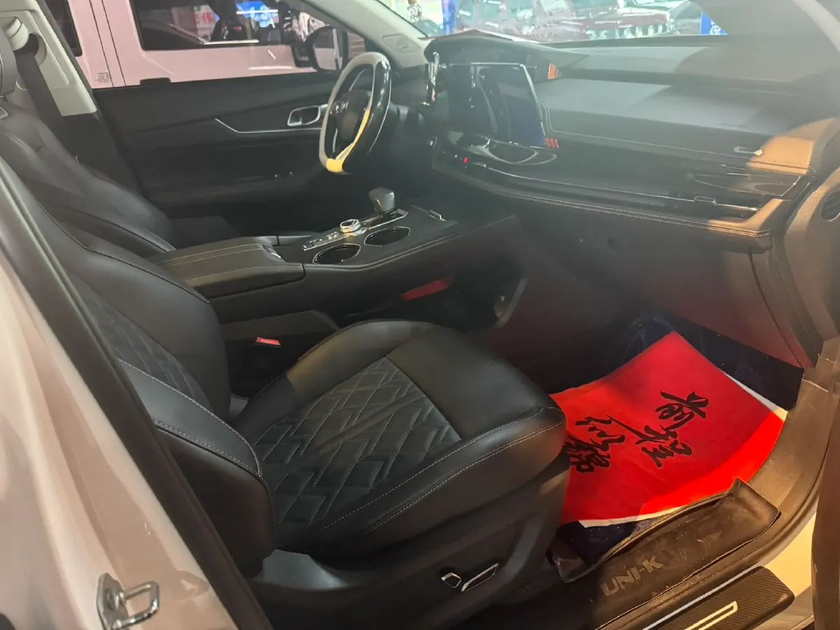 2021 ChangAn UNI-K 2.0T 233HP L4 8AT,autocango,china used car exporter,china ev exporter,chinese used car exporter,chinese used ev exporter