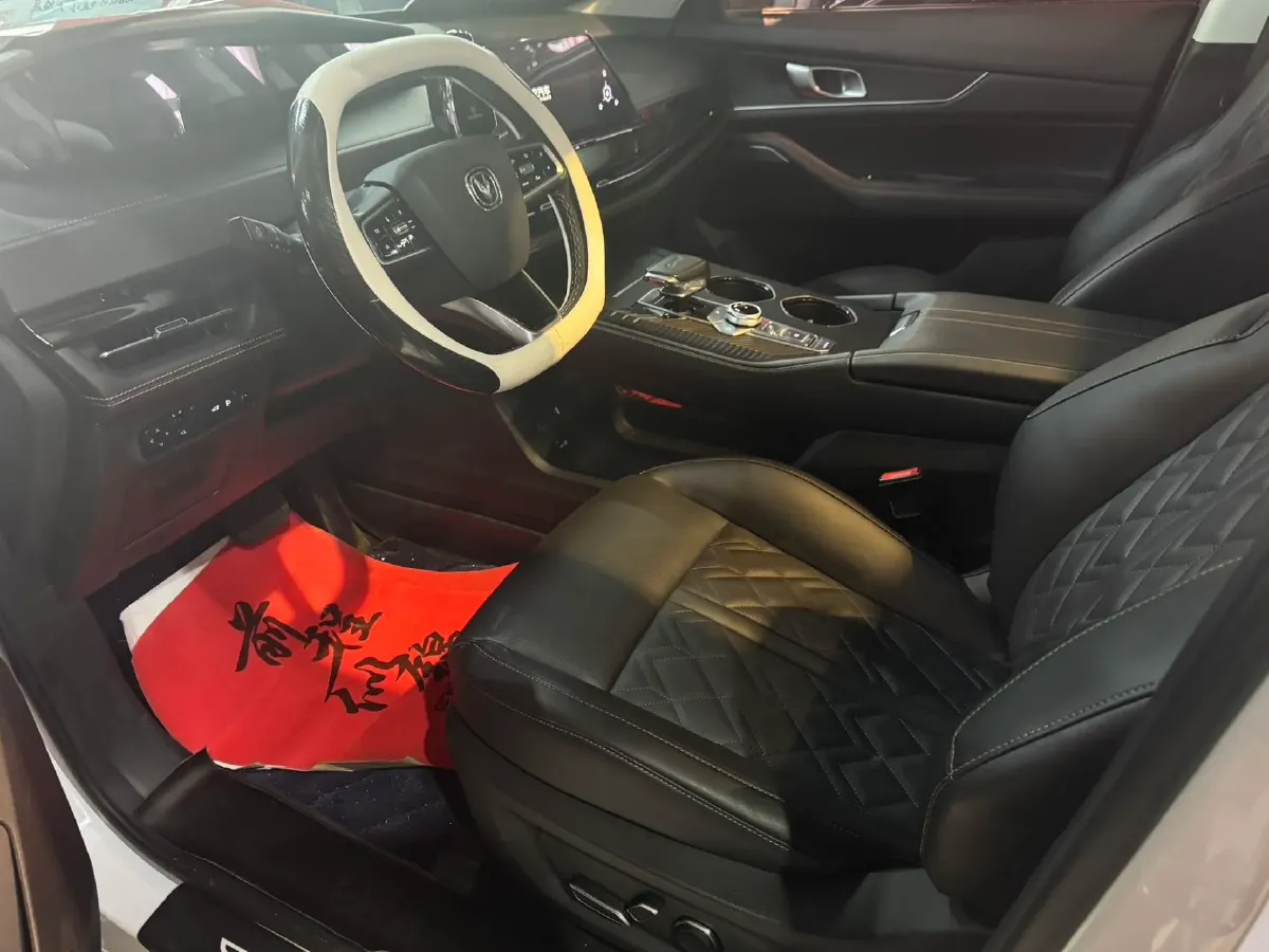 2021 ChangAn UNI-K 2.0T 233HP L4 8AT,autocango,china used car exporter,china ev exporter,chinese used car exporter,chinese used ev exporter