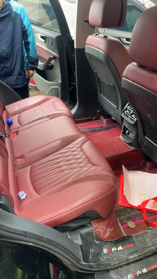 2023 HongQi HS5 2.0T 252HP L4 8AT,autocango,china used car exporter,china ev exporter,chinese used car exporter,chinese used ev exporter