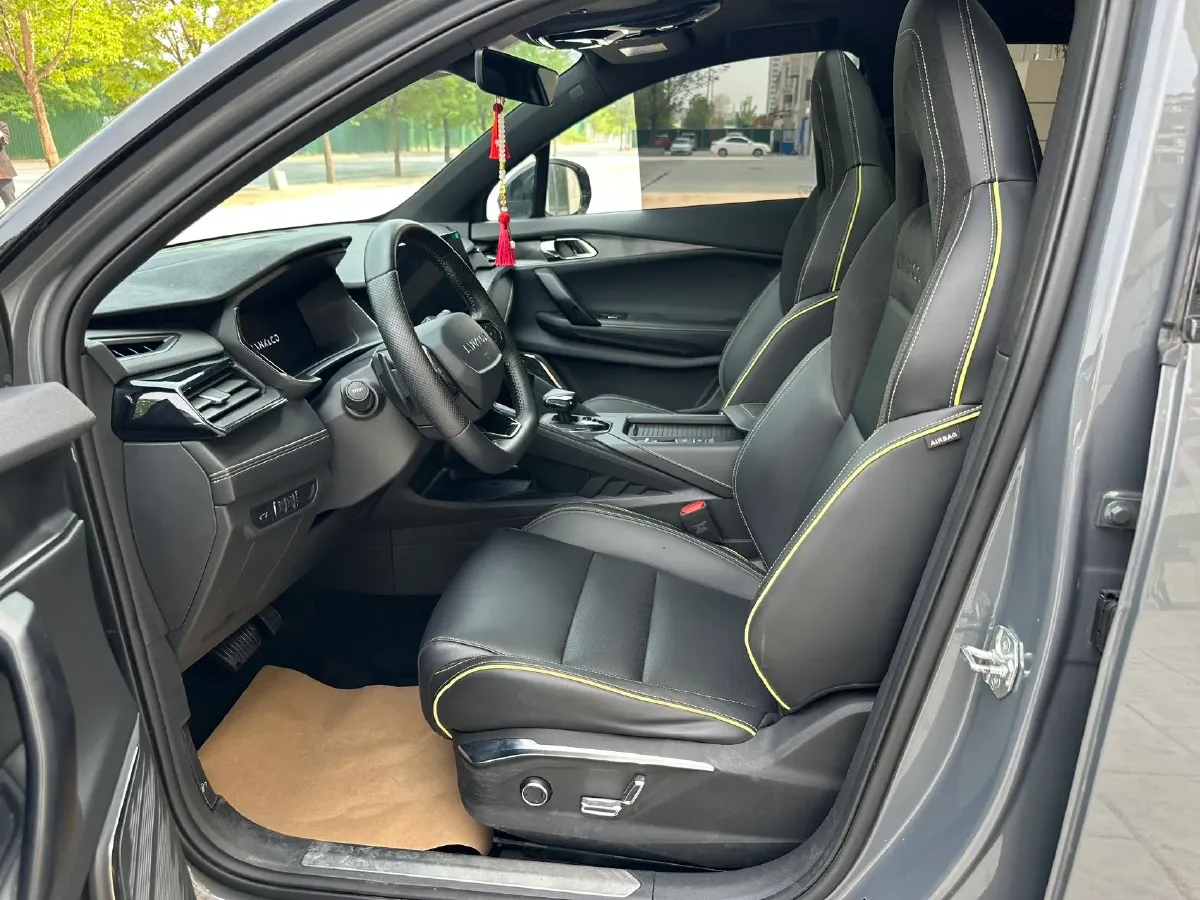 2023 LYNK&CO 06 1.5T 181HP L4 7DCT,autocango,china used car exporter,china ev exporter,chinese used car exporter,chinese used ev exporter