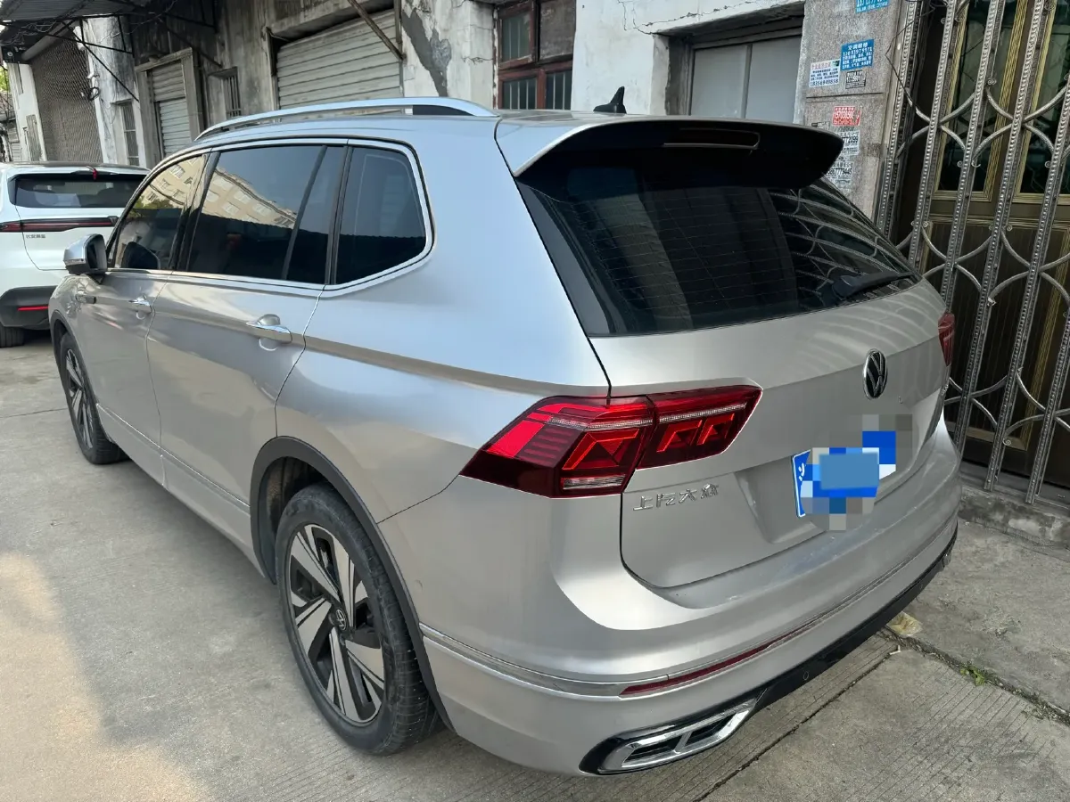 2023 Volkswagen Tiguan L 2.0T 186HP L4 7DCT,autocango,china used car exporter,china ev exporter,chinese used car exporter,chinese used ev exporter