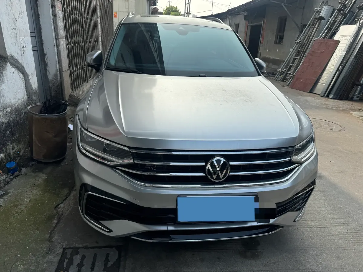 2023 Volkswagen Tiguan L 2.0T 186HP L4 7DCT,autocango,china used car exporter,china ev exporter,chinese used car exporter,chinese used ev exporter