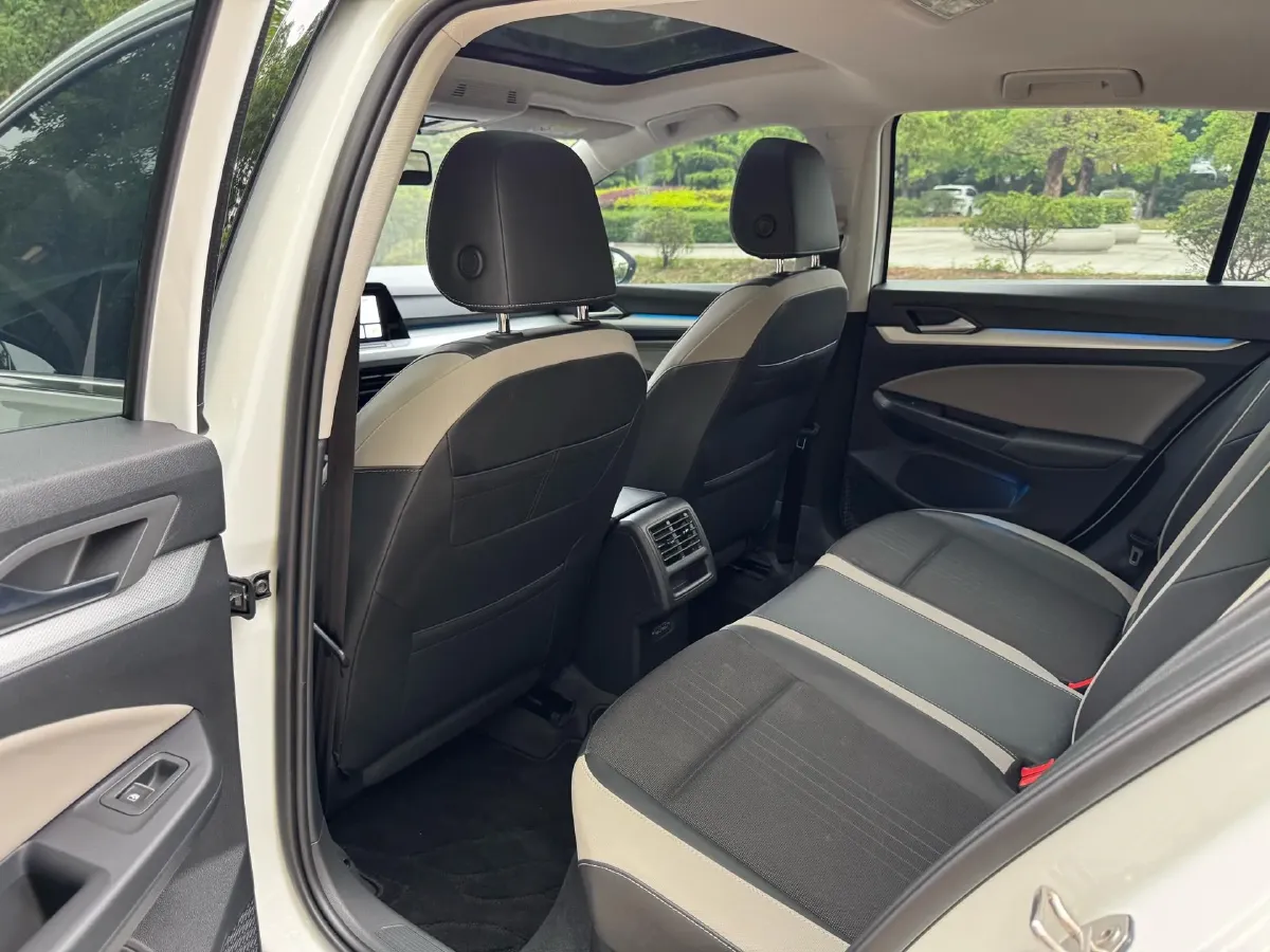 2024 Volkswagen Golf 1.4T 150HP L4 7DCT,autocango,china used car exporter,china ev exporter,chinese used car exporter,chinese used ev exporter