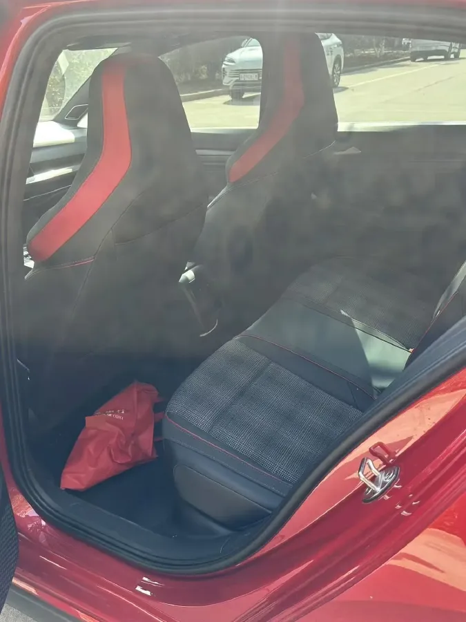 2021 Volkswagen GolfGTI 2.0T 220HP L4 7DCT,autocango,china used car exporter,china ev exporter,chinese used car exporter,chinese used ev exporter