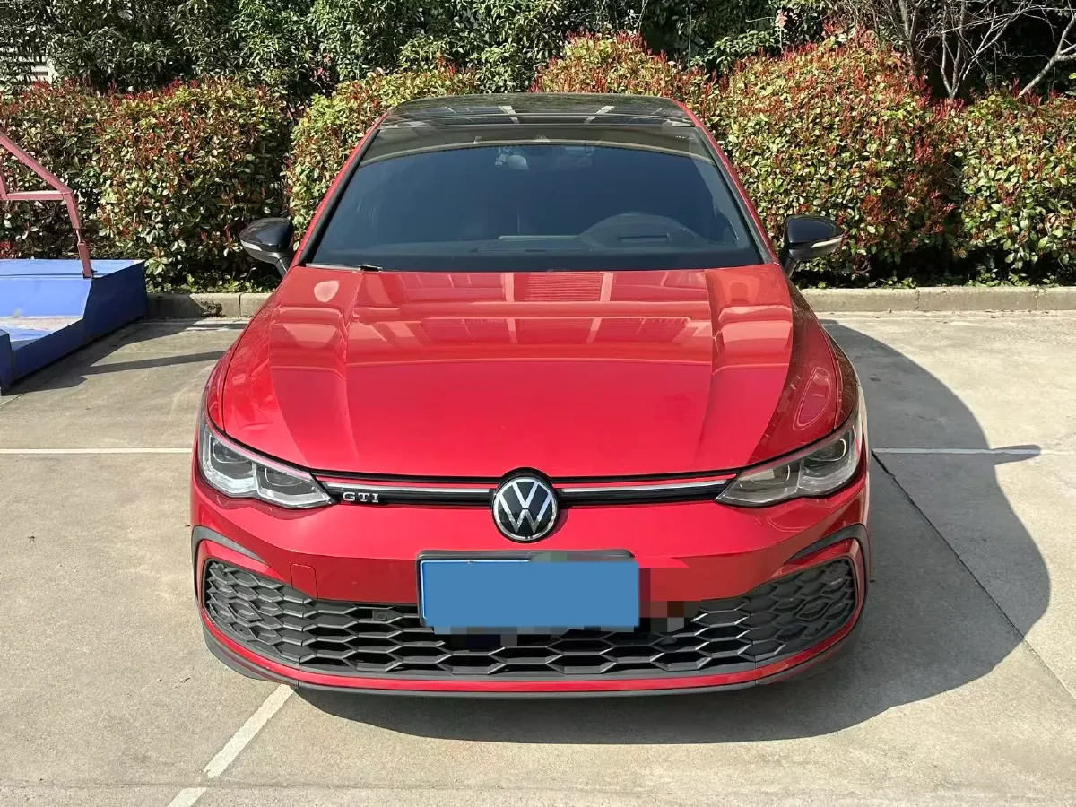 2021 Volkswagen GolfGTI 2.0T 220HP L4 7DCT,autocango,china used car exporter,china ev exporter,chinese used car exporter,chinese used ev exporter
