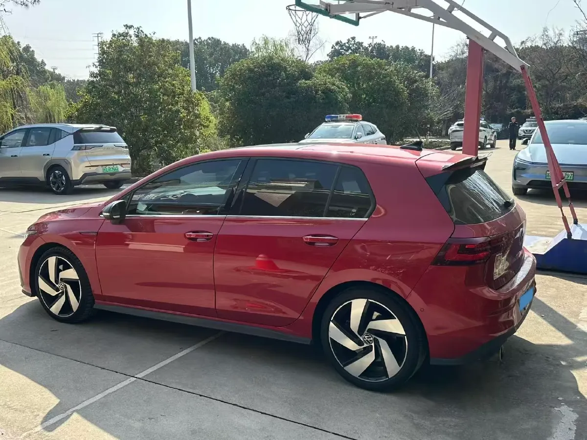 2021 Volkswagen GolfGTI 2.0T 220HP L4 7DCT,autocango,china used car exporter,china ev exporter,chinese used car exporter,chinese used ev exporter
