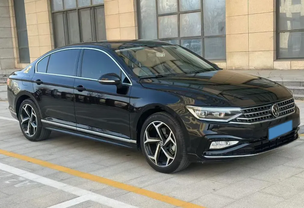 2024 Volkswagen Magotan 2.0T 186HP L4 7DCT,autocango,china used car exporter,china ev exporter,chinese used car exporter,chinese used ev exporter