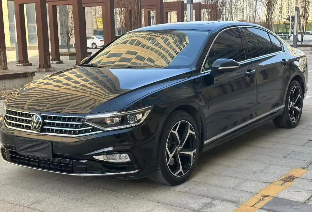 2024 Volkswagen Magotan 2.0T 186HP L4 7DCT,autocango,china used car exporter,china ev exporter,chinese used car exporter,chinese used ev exporter