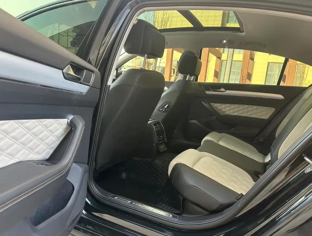 2024 Volkswagen Magotan 2.0T 186HP L4 7DCT,autocango,china used car exporter,china ev exporter,chinese used car exporter,chinese used ev exporter