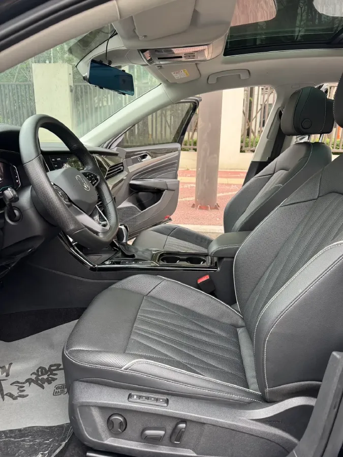 2022 Xpeng P7 BEV 60.2KWH,autocango,china used car exporter,china ev exporter,chinese used car exporter,chinese used ev exporter