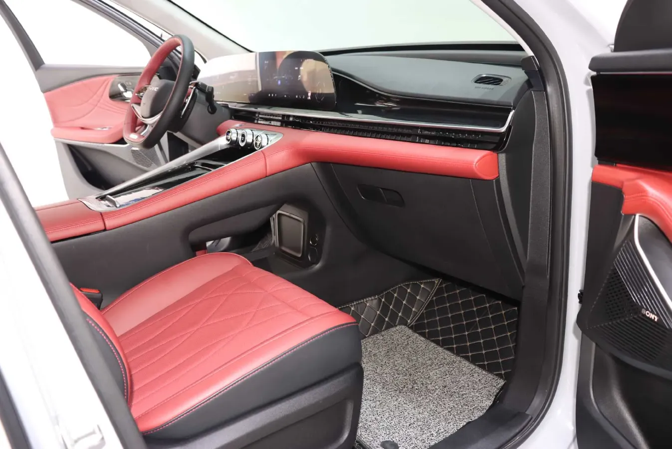 2023 Exceed RX 2.0T 261HP L4 7DCT,autocango,china used car exporter,china ev exporter,chinese used car exporter,chinese used ev exporter