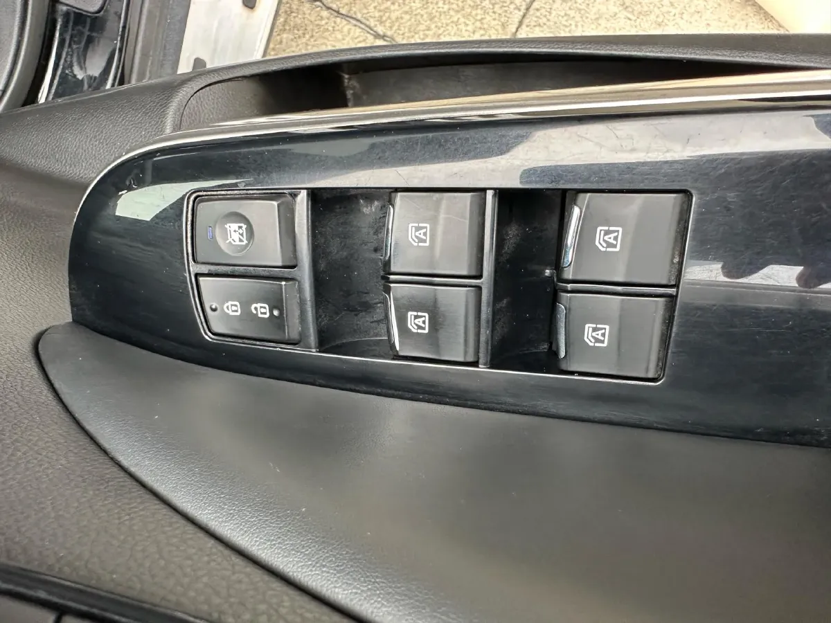 2020 GAC Trumpchi GS8 2.0T 252HP L4 6AT,autocango,china used car exporter,china ev exporter,chinese used car exporter,chinese used ev exporter