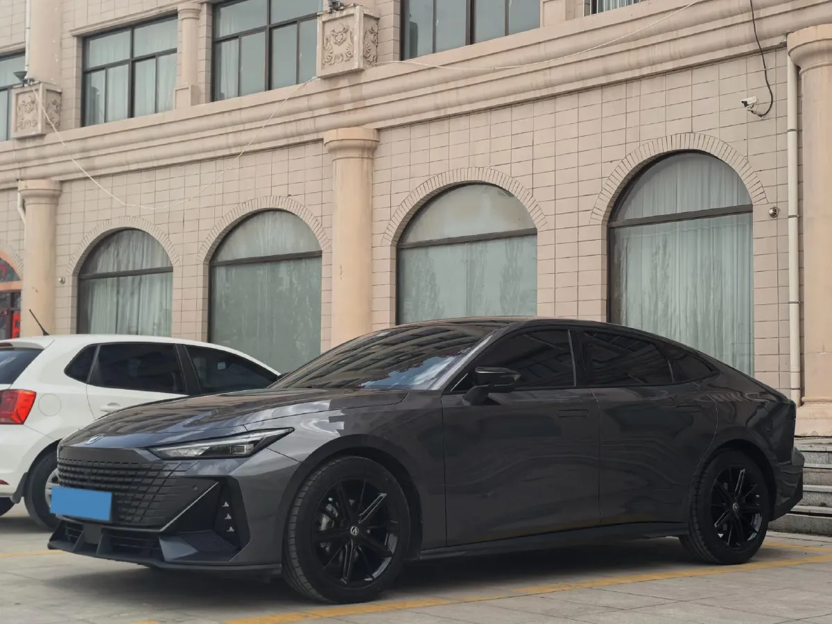 2023 ChangAn UNI-V 1.5T 188HP L4 7DCT,autocango,china used car exporter,china ev exporter,chinese used car exporter,chinese used ev exporter