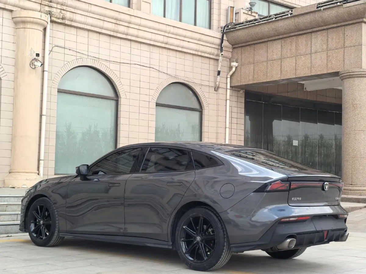 2023 ChangAn UNI-V 1.5T 188HP L4 7DCT,autocango,china used car exporter,china ev exporter,chinese used car exporter,chinese used ev exporter