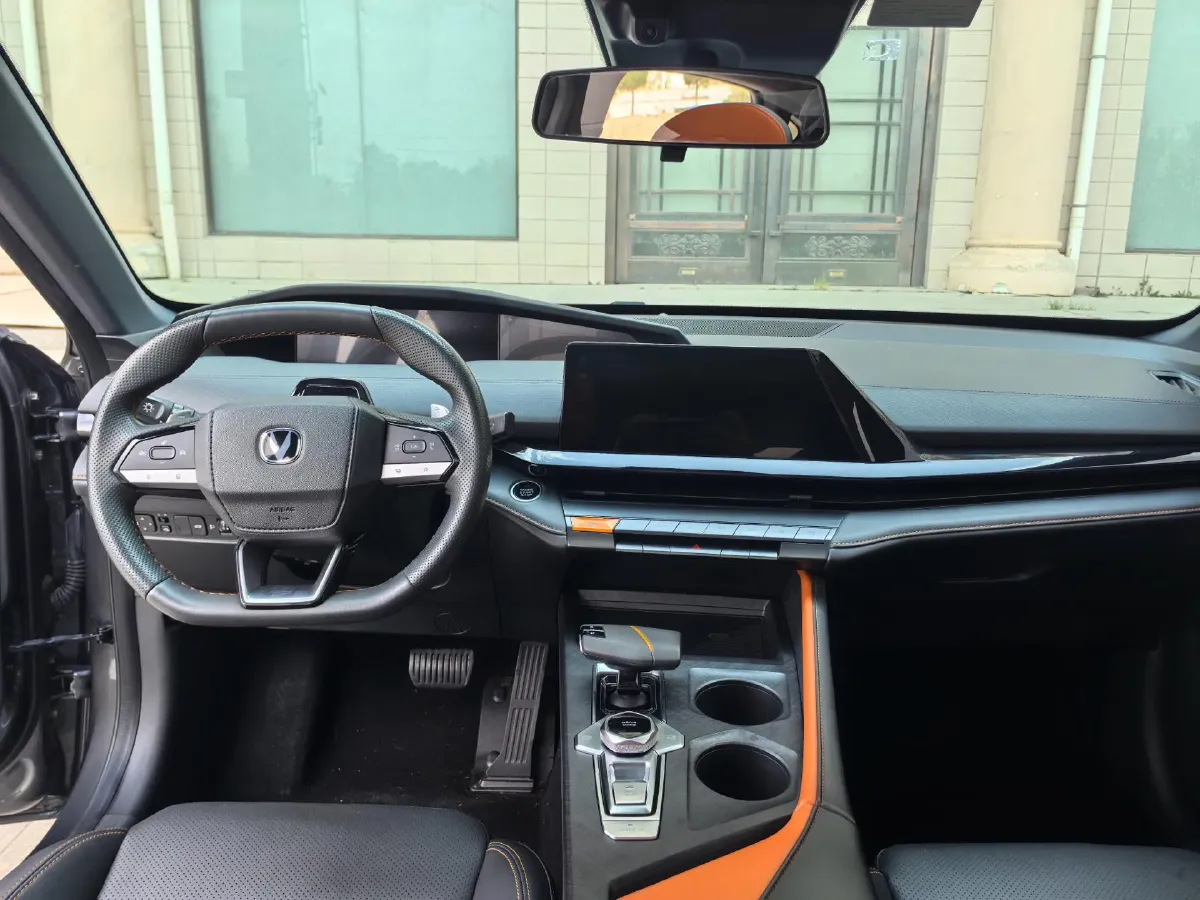 2023 ChangAn UNI-V 1.5T 188HP L4 7DCT,autocango,china used car exporter,china ev exporter,chinese used car exporter,chinese used ev exporter