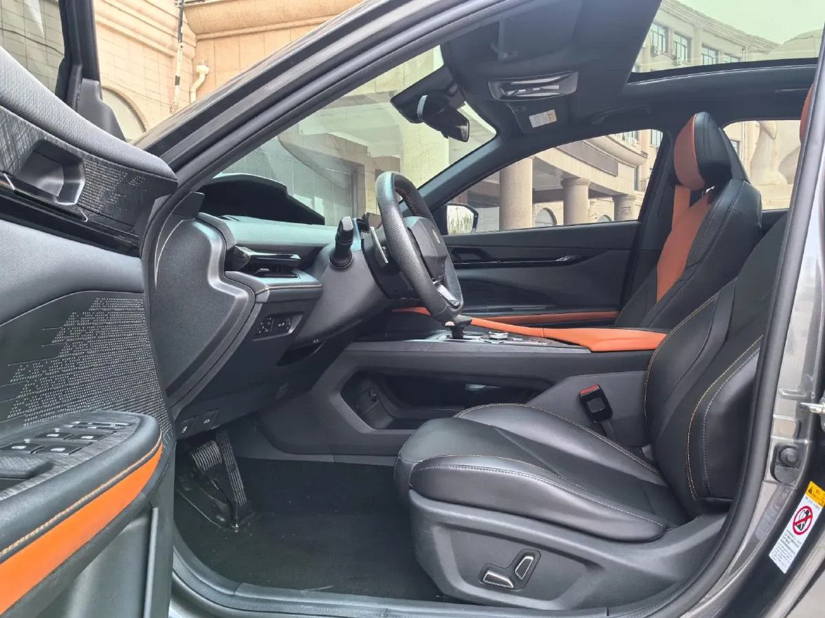 2023 ChangAn UNI-V 1.5T 188HP L4 7DCT,autocango,china used car exporter,china ev exporter,chinese used car exporter,chinese used ev exporter