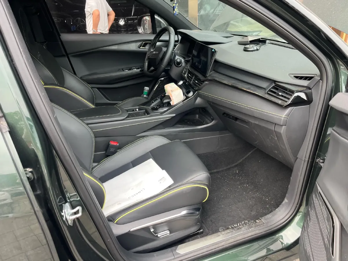 2023 LYNK&CO 06 1.5T 181HP L4 7DCT,autocango,china used car exporter,china ev exporter,chinese used car exporter,chinese used ev exporter