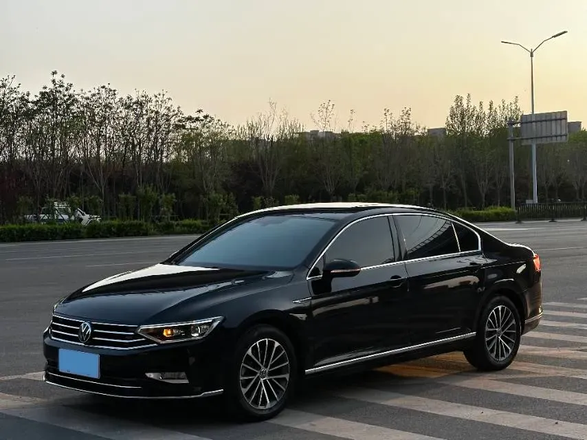 2020 Volkswagen Magotan 2.0T 186HP L4 7DCT,autocango,china used car exporter,china ev exporter,chinese used car exporter,chinese used ev exporter