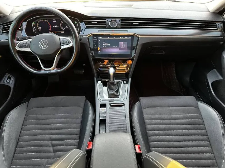 2020 Volkswagen Magotan 2.0T 186HP L4 7DCT,autocango,china used car exporter,china ev exporter,chinese used car exporter,chinese used ev exporter