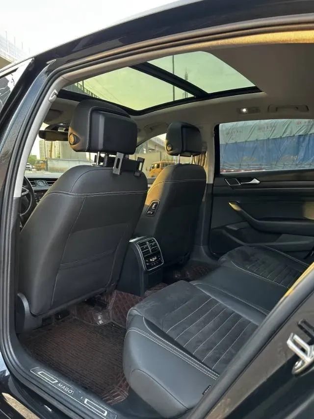 2020 Volkswagen Magotan 2.0T 186HP L4 7DCT,autocango,china used car exporter,china ev exporter,chinese used car exporter,chinese used ev exporter