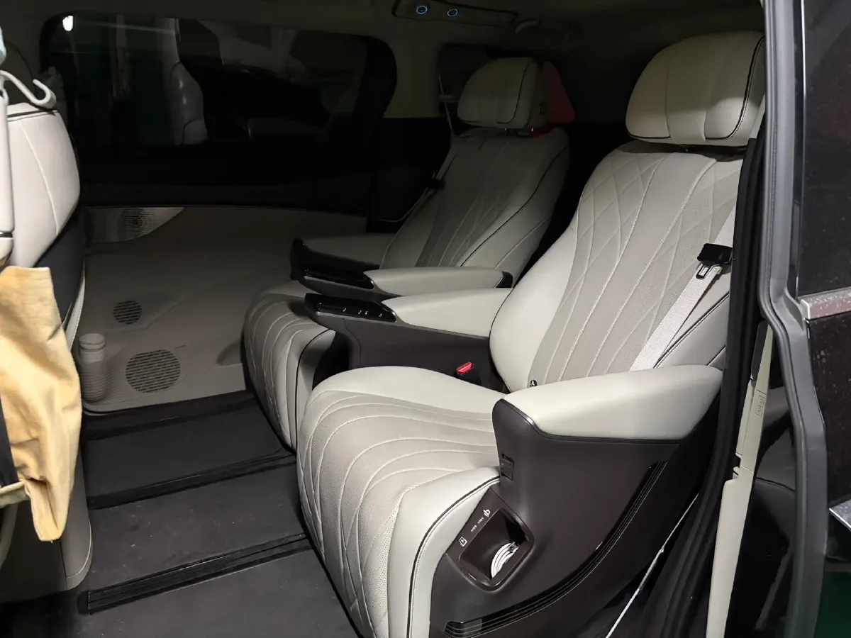 2024 Denza D9 1.5T 139HP L4 E-CVT PHEV 40KWH,autocango,china used car exporter,china ev exporter,chinese used car exporter,chinese used ev exporter