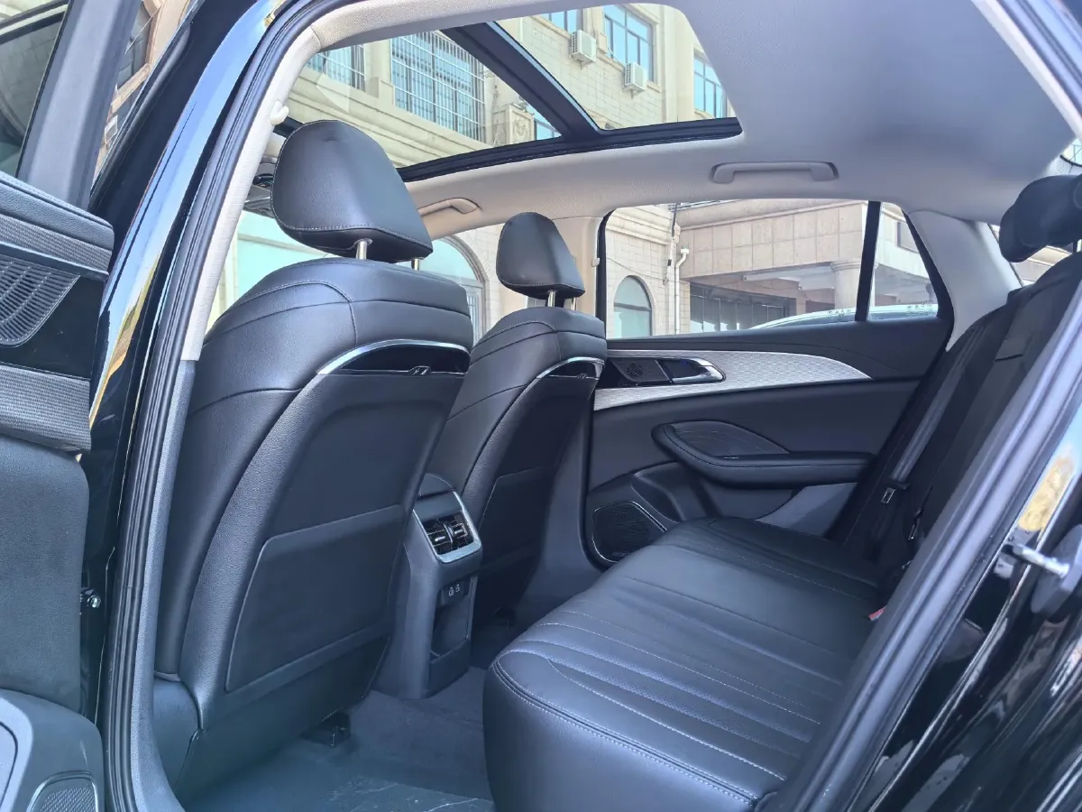 2022 HongQi H5 1.5T 169HP L4 7DCT,autocango,china used car exporter,china ev exporter,chinese used car exporter,chinese used ev exporter