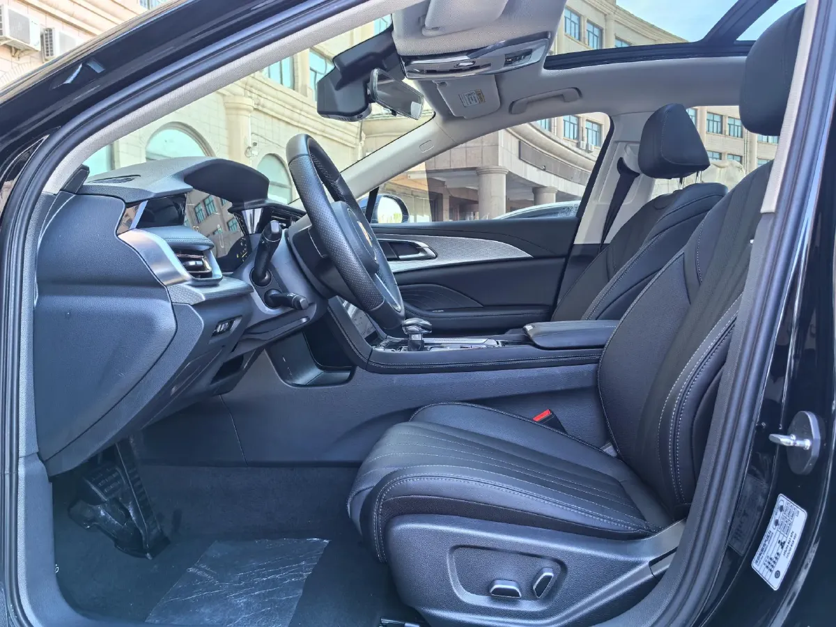 2022 HongQi H5 1.5T 169HP L4 7DCT,autocango,china used car exporter,china ev exporter,chinese used car exporter,chinese used ev exporter