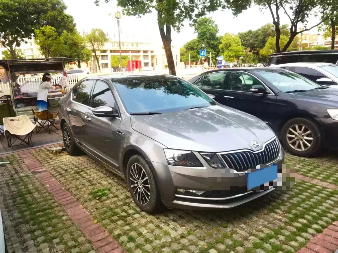 2018 Skoda Octavia 1.6L 110HP L4 6AT,autocango,china used car exporter,china ev exporter,chinese used car exporter,chinese used ev exporter