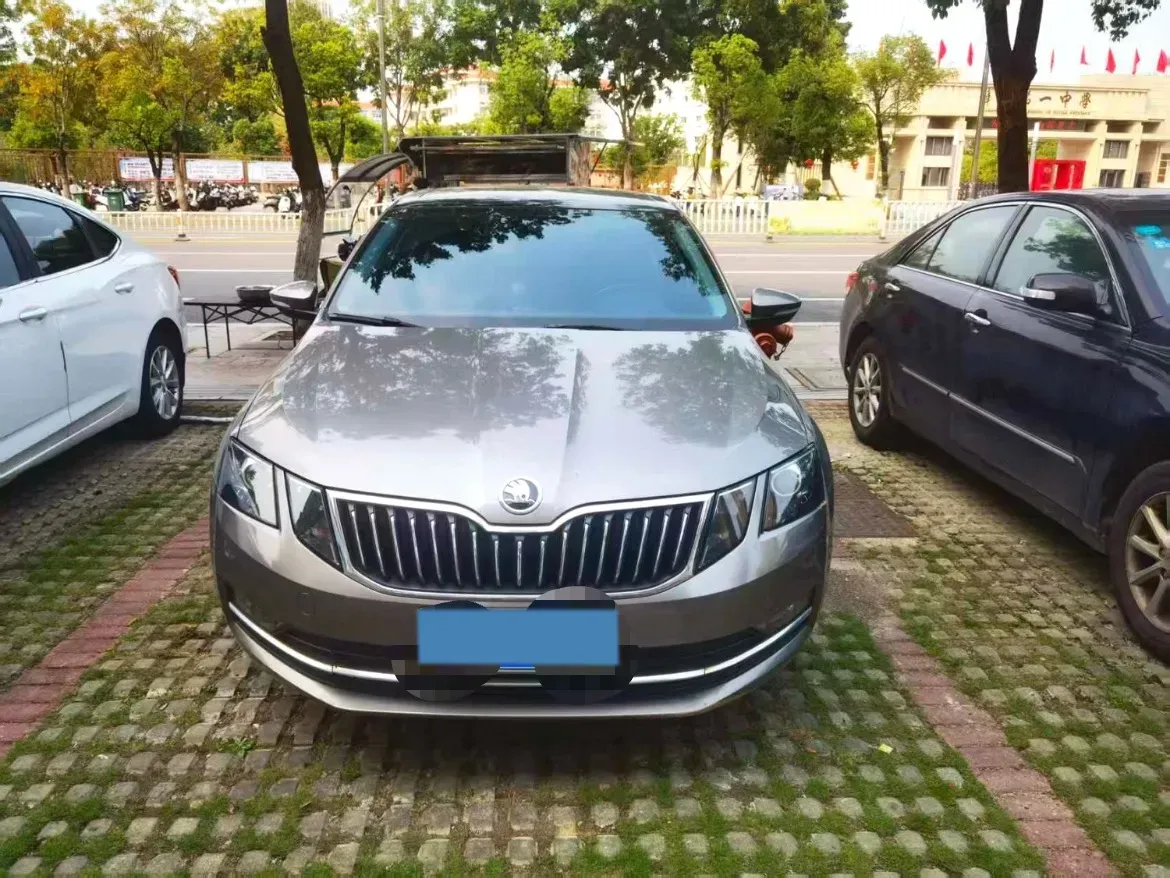 2018 Skoda Octavia 1.6L 110HP L4 6AT,autocango,china used car exporter,china ev exporter,chinese used car exporter,chinese used ev exporter