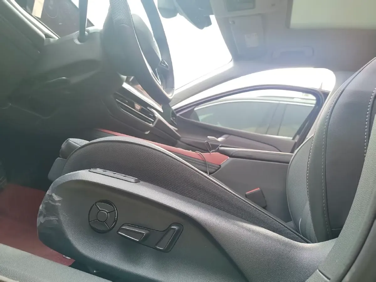 2025 Volkswagen Passat 2.0T 220HP L4 7DCT,autocango,china used car exporter,china ev exporter,chinese used car exporter,chinese used ev exporter